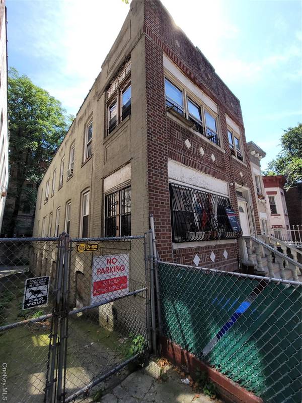 1748 Eastburn AVE, Bronx, NY 10457