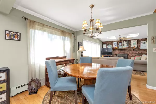 Oceanside, NY 11572,338 W Henrietta AVE