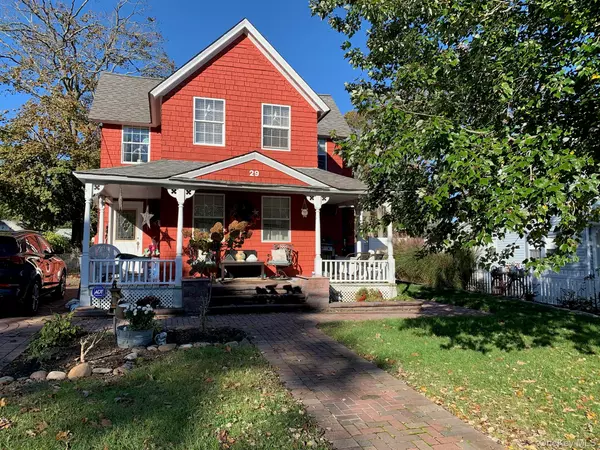 Patchogue, NY 11772,29 Northridge ST