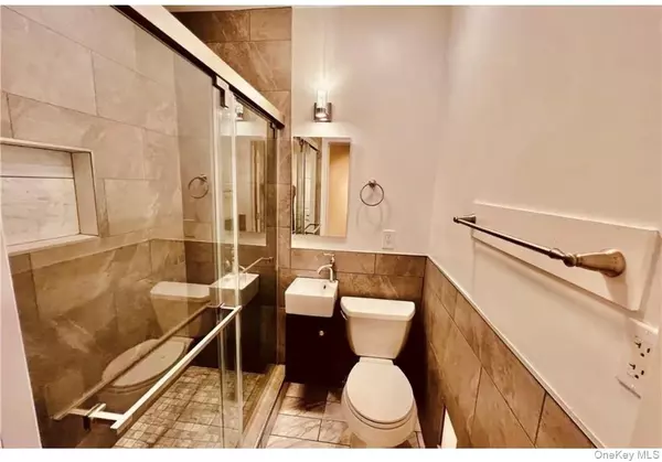 Tarrytown, NY 10591,53 Main ST