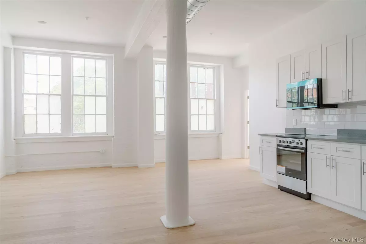 Troy, NY 12180,155 River ST #2D