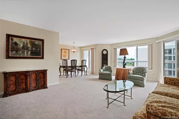 300 High Point DR #505, Hartsdale, NY 10530