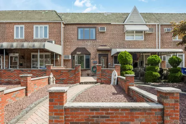 61-33 78 ST, Middle Village, NY 11379