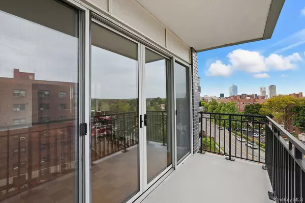 White Plains, NY 10605,20 Old Mamaroneck RD #6C