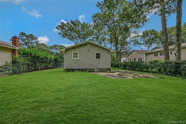 Flanders, NY 11901,222 Priscilla AVE