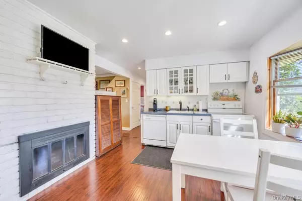 Levittown, NY 11756,142 Blacksmith RD