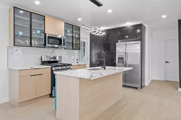 Far Rockaway, NY 11691,526 Grassmere TER
