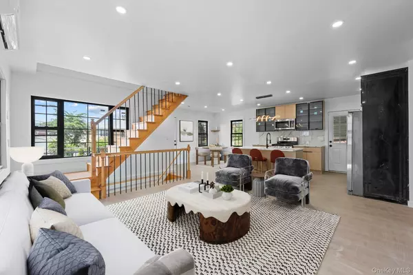 526 Grassmere TER, Far Rockaway, NY 11691