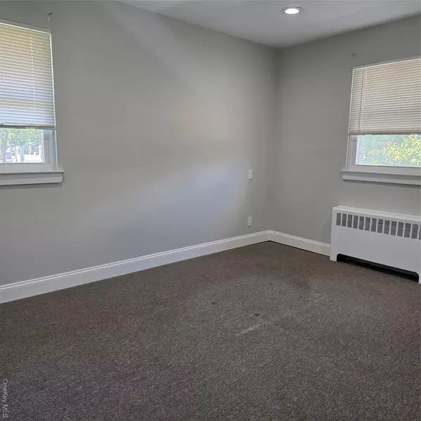 East Islip, NY 11730,268 Main ST