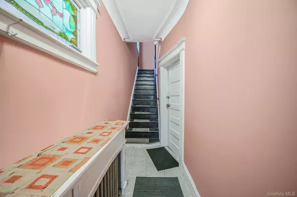 Elmhurst, NY 11373,9414 51st AVE