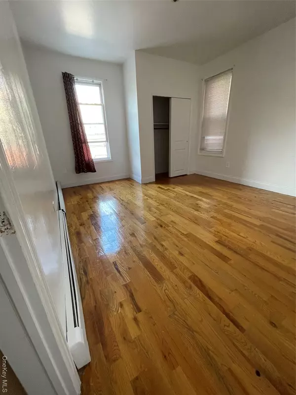 Bronx, NY 10466,677 E 224th ST #1 (first floor)