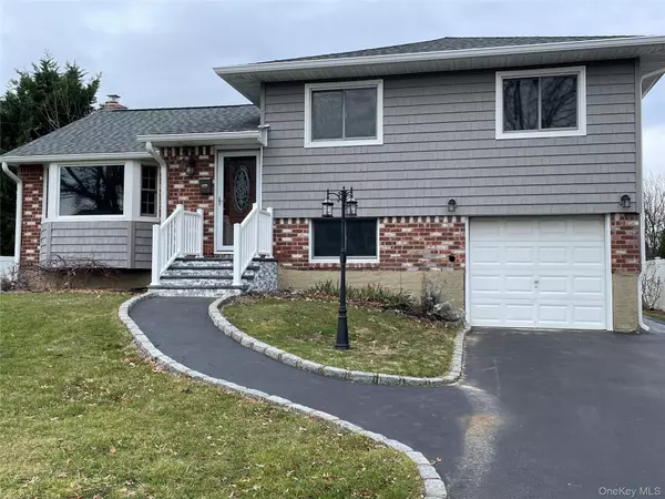 North Babylon, NY 11703,506 Dewitt AVE