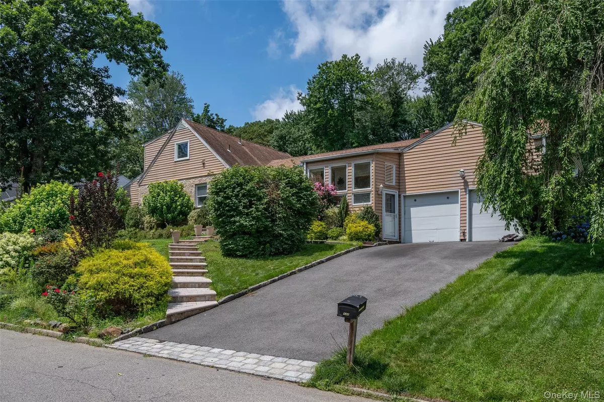 New Rochelle, NY 10804,130 Wood Hollow Lane