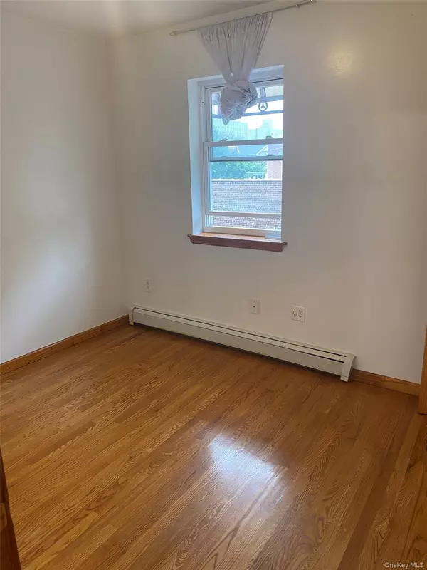 Woodside, NY 11377,48-19 67th ST #2FL