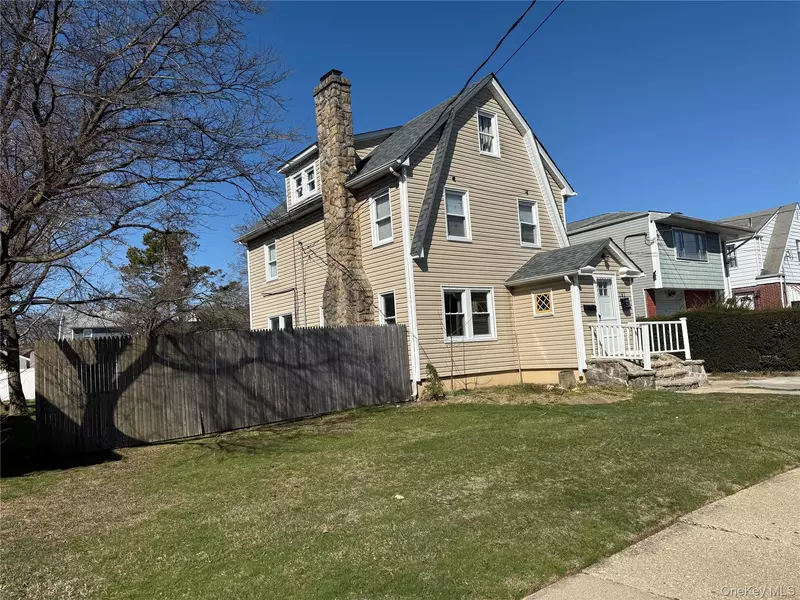 261 Rutland RD, Freeport, NY 11520