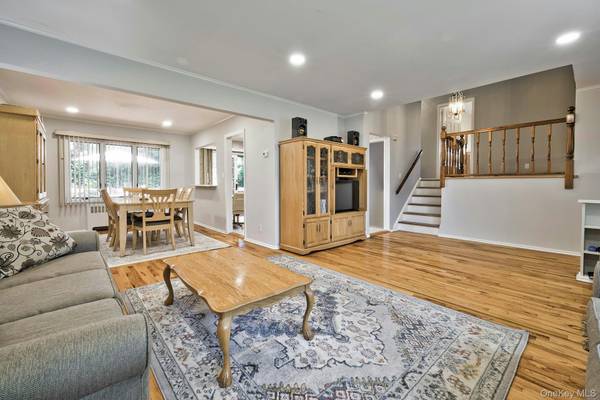 Wantagh, NY 11793,2889 Anderson ST