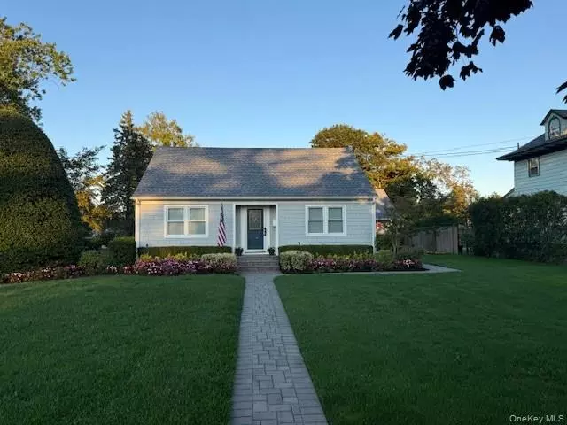 131 Jayne AVE, Patchogue, NY 11772
