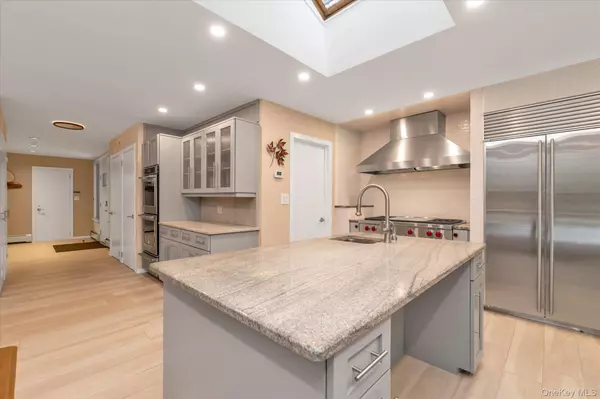 Northport, NY 11768,474 Old Bridge RD