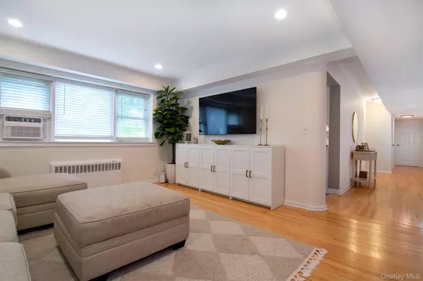 Irvington, NY 10533,140 N Broadway #OT-24