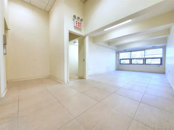 Bayside, NY 11364,61-12 220 ST #2+3 Fl