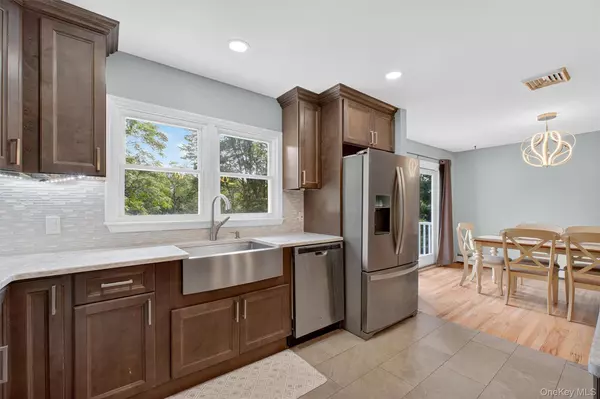 Poughkeepsie, NY 12603,43 Mandalay DR