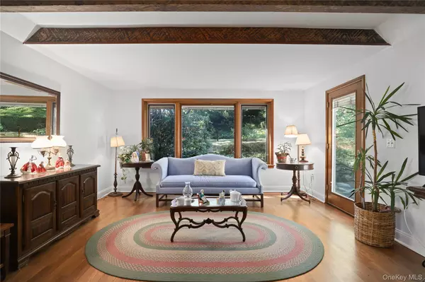 Yonkers, NY 10701,11 aka 15 Bobolink RD