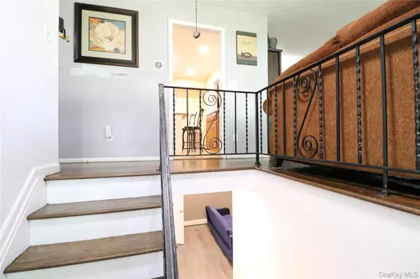 Poughkeepsie, NY 12601,23 Buttermilk DR