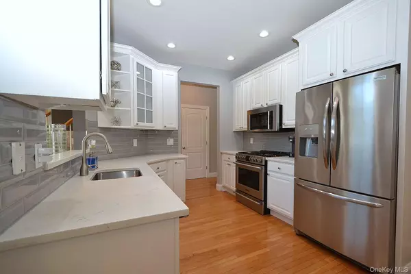 Center Moriches, NY 11934,33 Emilie DR
