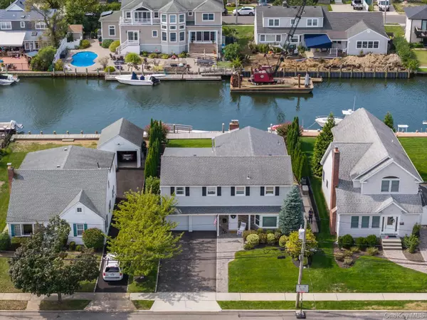 Massapequa, NY 11758,153 Biltmore BLVD