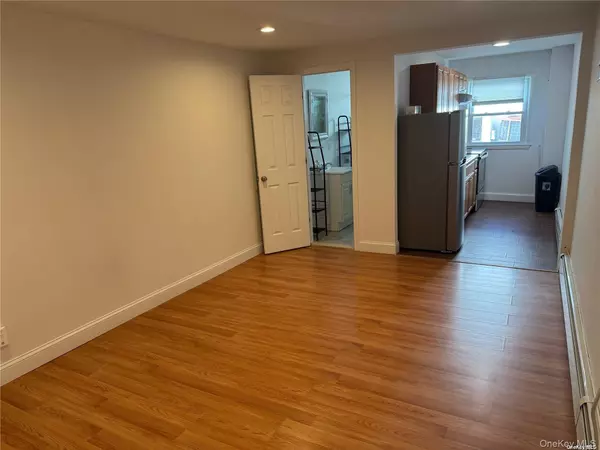Smithtown, NY 11787,109 E. Main ST #2