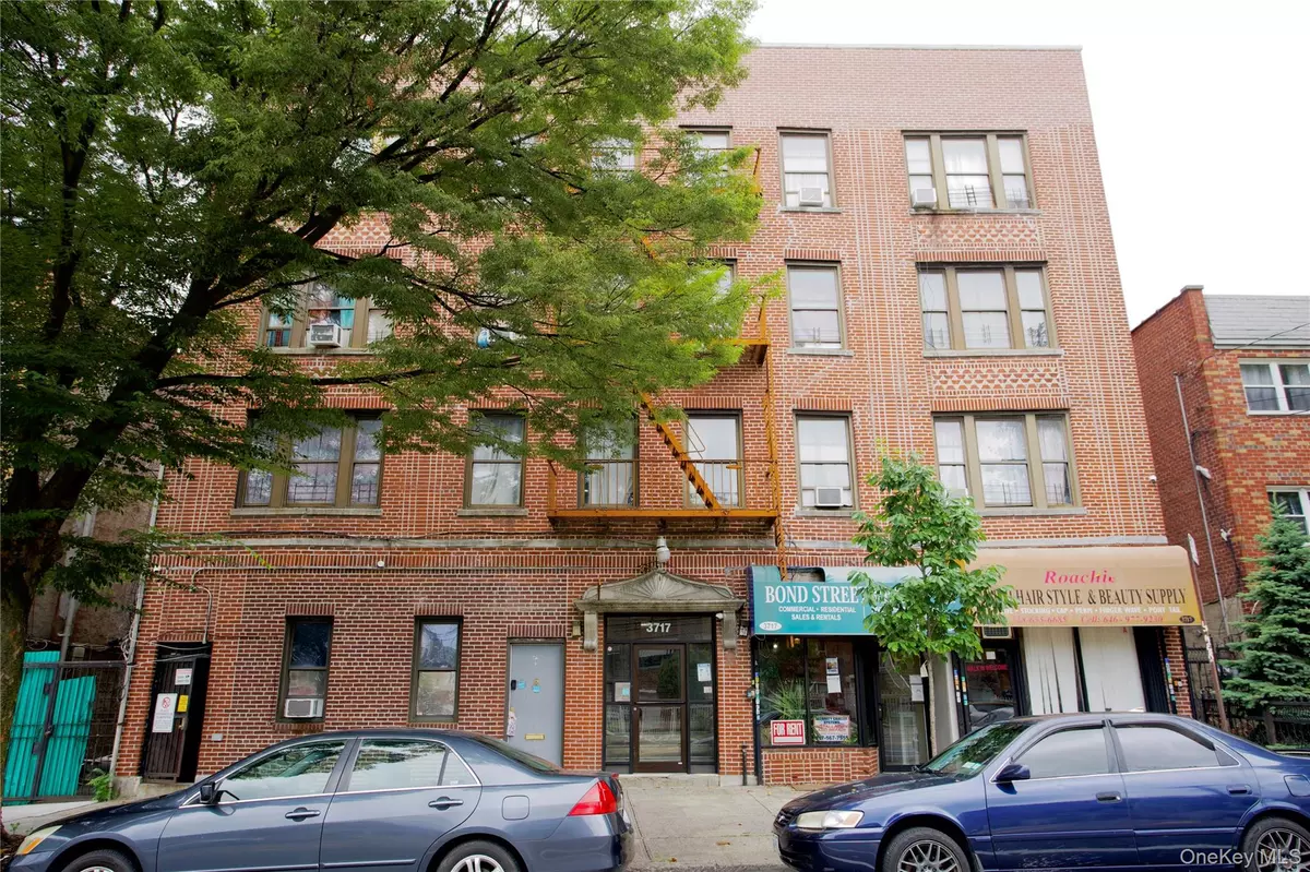 Bronx, NY 10469,3717 Bronxwood  Ave