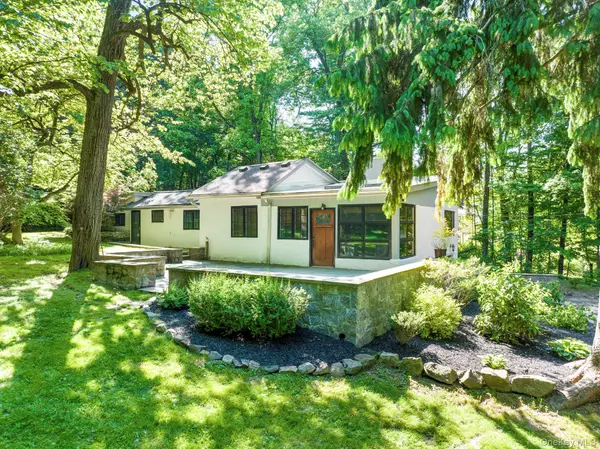 241 W Mt Airy RD, Croton-on-hudson, NY 10520