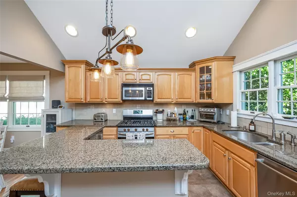 Islip Terrace, NY 11752,242 Islip BLVD