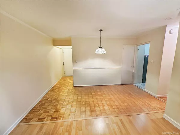 Bellerose, NY 11428,222-89 Braddock AVE #1G