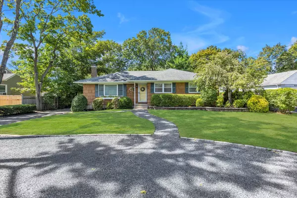 107 Lodge AVE, Huntington Station, NY 11746