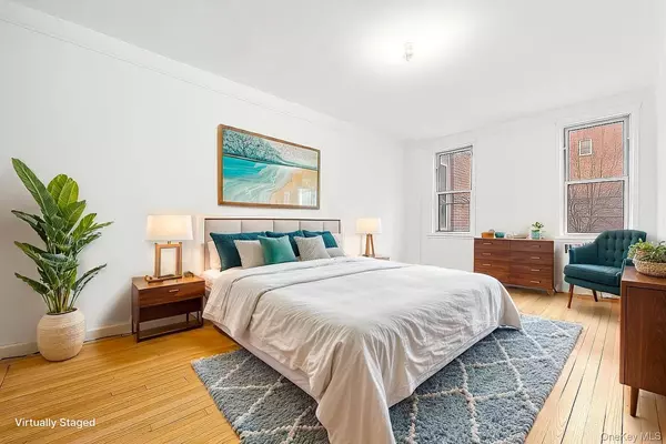 Rego Park, NY 11374,63-109 Saunders ST #3A