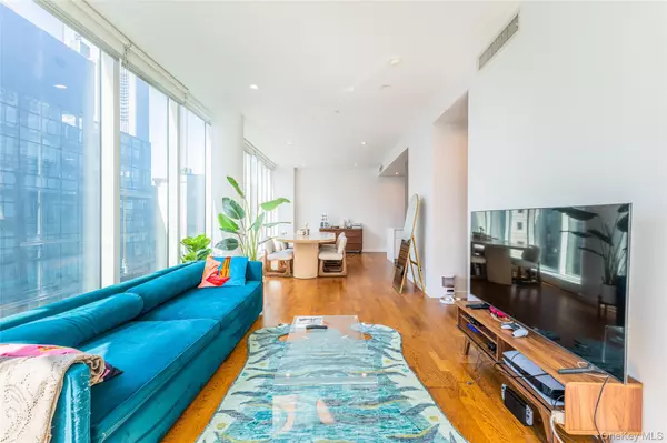 Long Island City, NY 11101,2717 42nd RD #7E