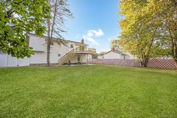 Holbrook, NY 11741,159 Coates AVE