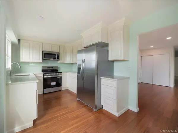 Valley Cottage, NY 10989,680 Sierra Vista LN