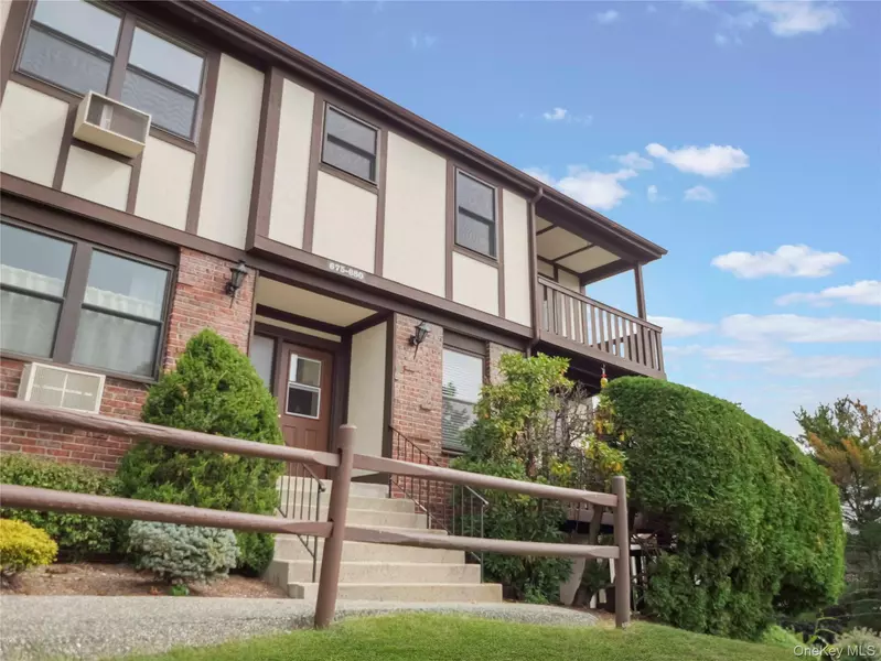 680 Sierra Vista LN, Valley Cottage, NY 10989