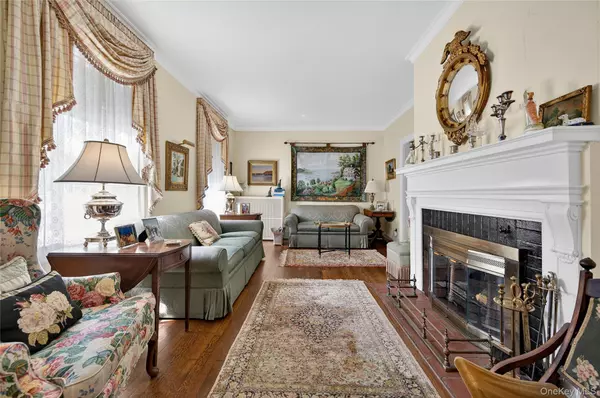 Locust Valley, NY 11560,39 Lindbergh ST