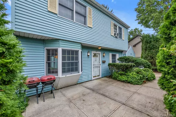 Carle Place, NY 11514,253 Raff AVE