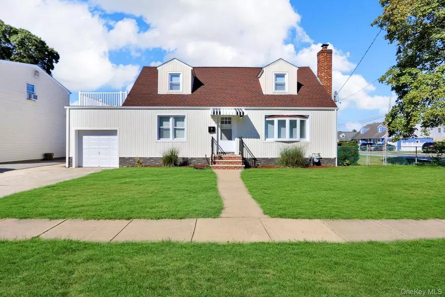 35 E Euclid ST, Valley Stream, NY 11580