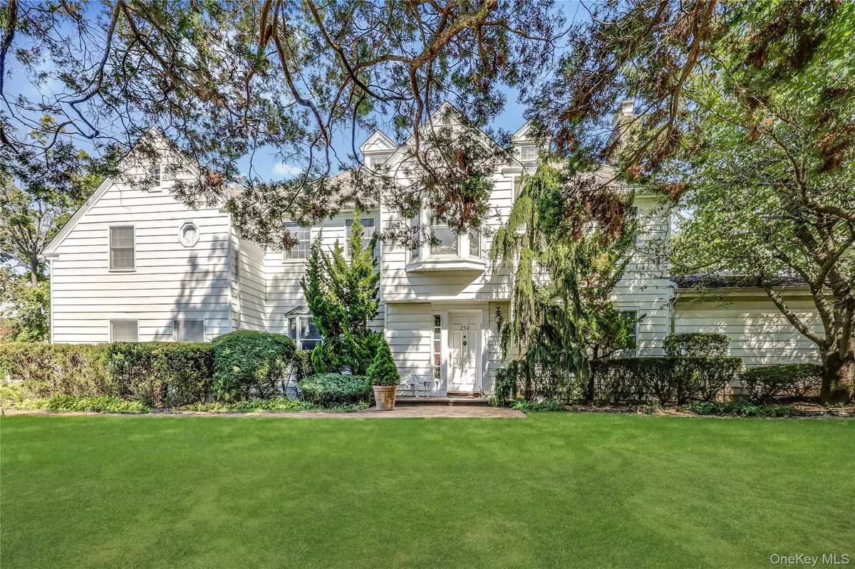 Hewlett Bay Park, NY 11557,252 Cedar AVE