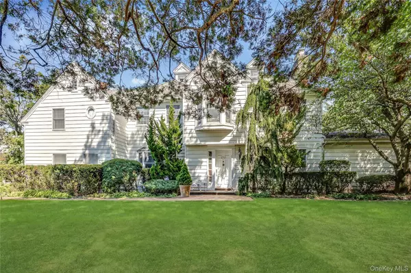 252 Cedar AVE, Hewlett Bay Park, NY 11557