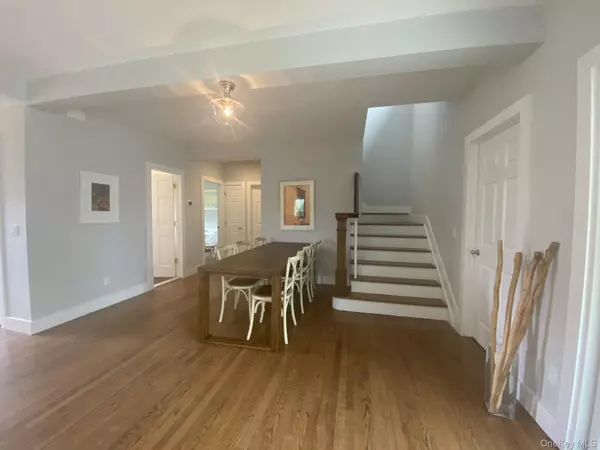 East Quogue, NY 11942,19 W End AVE