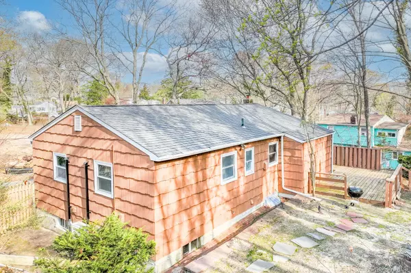 Rocky Point, NY 11778,71 Rosewood RD