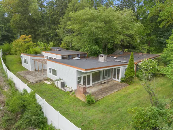 Hartsdale, NY 10530,36 Crosshill RD