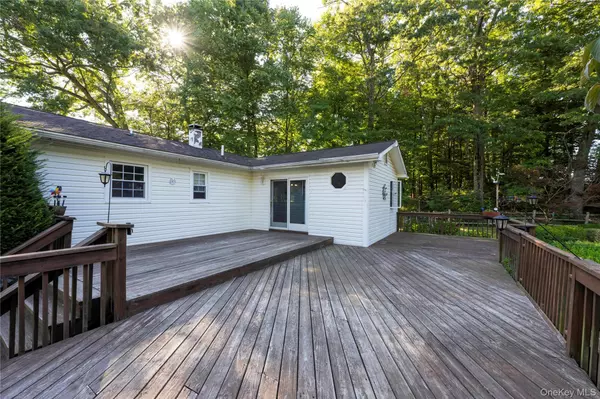 Hopewell Junction, NY 12533,36 Julie DR