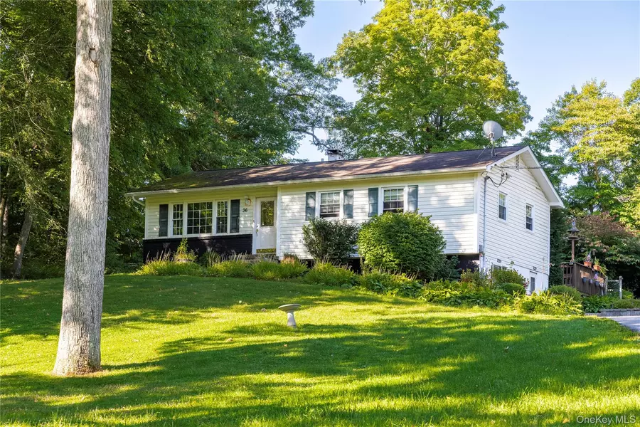 36 Julie DR, Hopewell Junction, NY 12533